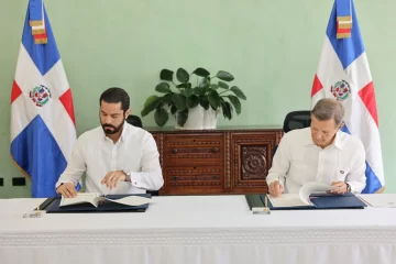 Firman acuerdo de cooperación para servicios consulares dominicanos a jugadores extranjeros