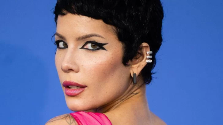 'Tengo suerte de estar viva': la cantante Halsey habla sobre sus graves problemas de salud