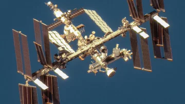 La NASA encarga a SpaceX llevar la EEI a su 'cementerio' acuático después de 2030