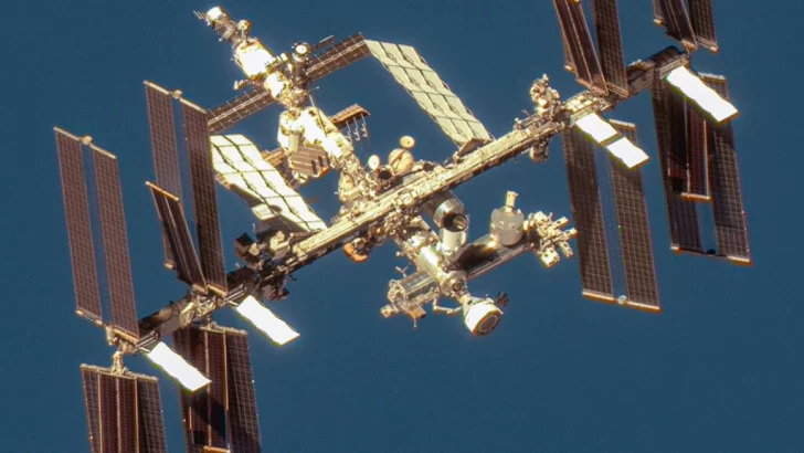 La NASA encarga a SpaceX llevar la EEI a su 'cementerio' acuático después de 2030