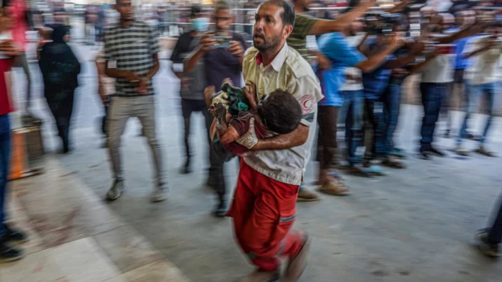 Al menos 29 muertos deja un ataque israelí contra una escuela en el sur de Gaza