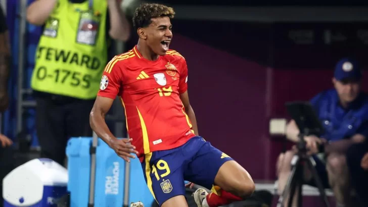 'Hará cosas que no podemos ni imaginar': quién es Lamine Yamal, el joven español de 16 años que se convirtió en el goleador más joven de la historia de la Eurocopa