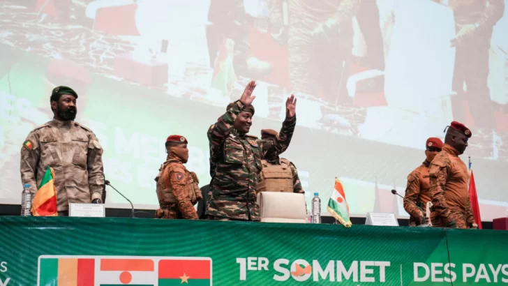 Un año después del golpe, Níger se aleja de Occidente y estrecha lazos con Rusia e Irán