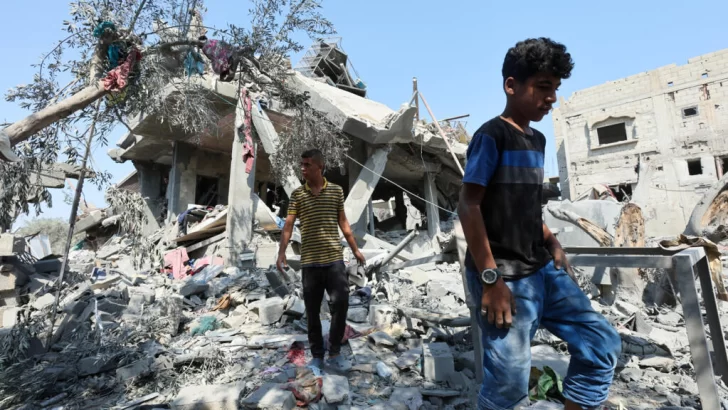 Nuevos ataques israelíes sobre Gaza dejan decenas de muertos, en medio de conversaciones de tregua