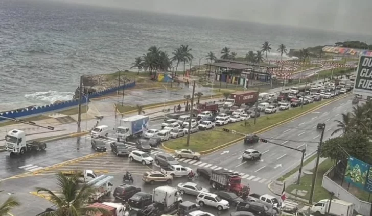 Cerrado lado sur de la Av. 30 de Mayo y algunas presas son descargadas