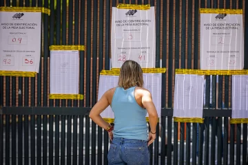 Rectora electoral venezolana recuerda la prohibición de publicar encuestas o resultados