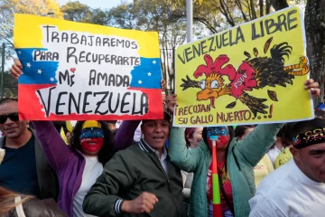 Venezolanos hacen fiesta en las calles de Colombia 'ilusionados con un cambio' en su país