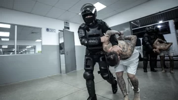 Más de 3.000 menores detenidos en El Salvador bajo régimen de excepción, denuncia HRW