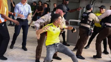 Caos en la final de la Copa América: 'incidentes' entre hinchas y guardias retrasan el inicio del Argentina vs. Colombia