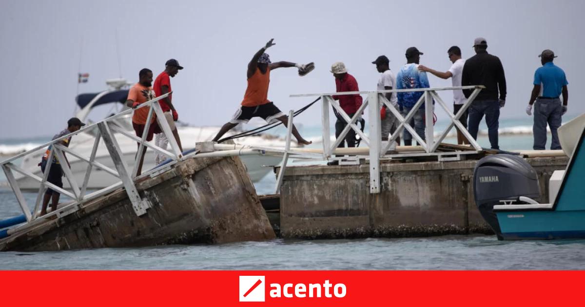 Al Menos 40 Migrantes Mueren Al Incendiarse Una Embarcación Frente A