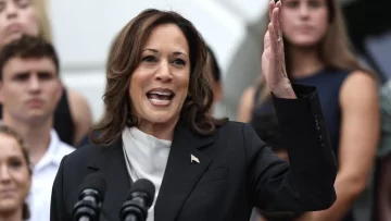 Harris apunta a la defensa de la clase media y el Estado de derecho en su primer mitin de campaña