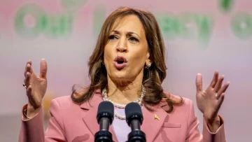 Quién es Kamala Harris, la primera vicepresidenta de la historia y la favorita de Biden para sustituirlo como candidata a presidenta de EE.UU.