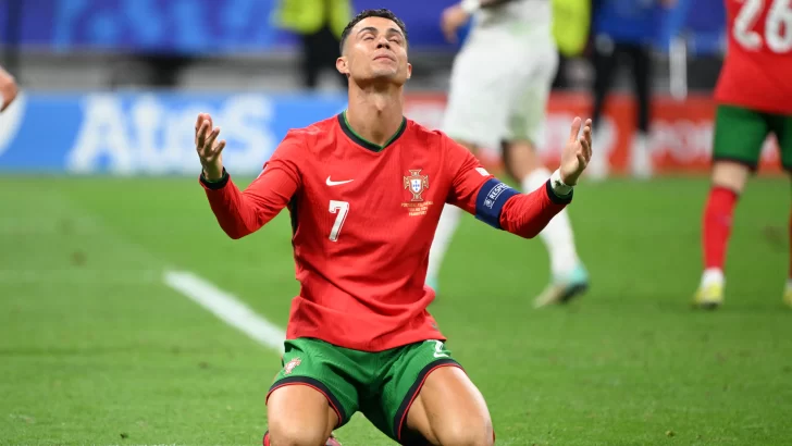 Cristiano Ronaldo desperdició y lloró, pero su portero le devolvió la fe Cristiano Ronaldo desperdició y lloró, pero su portero le devolvió la fe