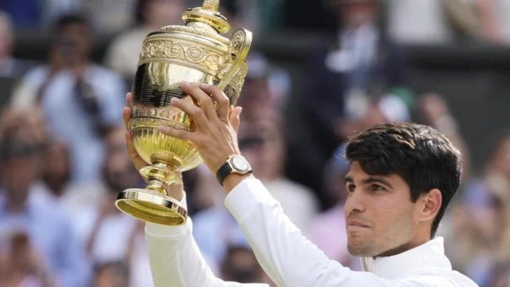 Alcaraz hace historia como el tenista más joven en ganar dos veces seguidas Wimbledon