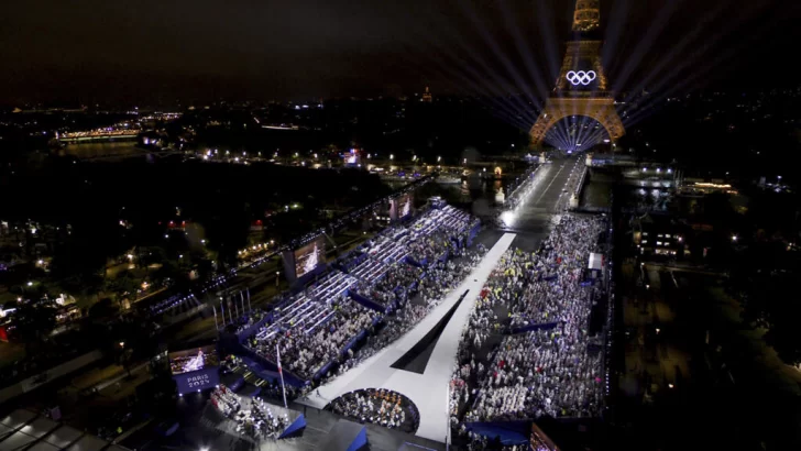 Una lluvia de estrellas protagonizan la espectacular apertura de los JJOO de París