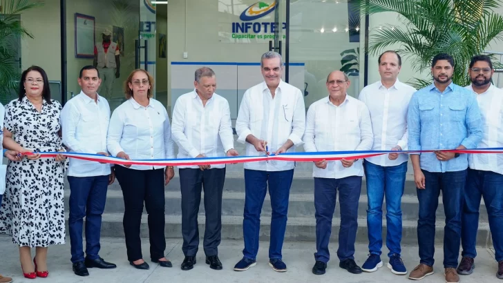 Abinader inaugura Centro Tecnológico Infotep en Haina