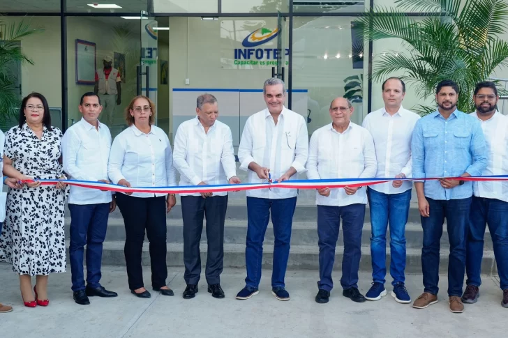 Abinader inaugura Centro Tecnológico Infotep en Haina