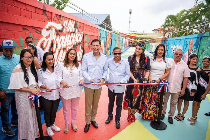 Autoridades-proeden-a-la-inauguracion-728x485