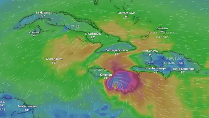 Jamaica, bajo toque de queda y estado de emergencia, ante inminente impacto de Beryl