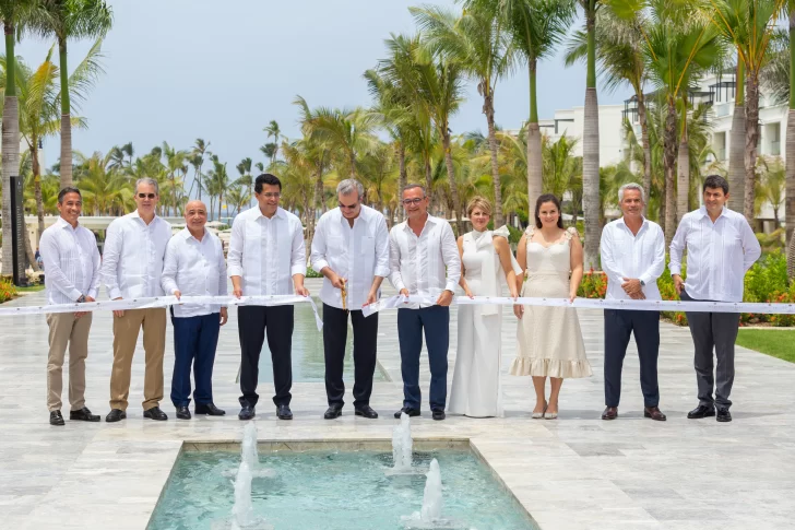 Abinader encabezó inauguración del hotel Secrets Tides Punta Cana