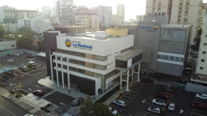 La Nacional destaca aportes para el desarrollo social en RD en sus 52 años