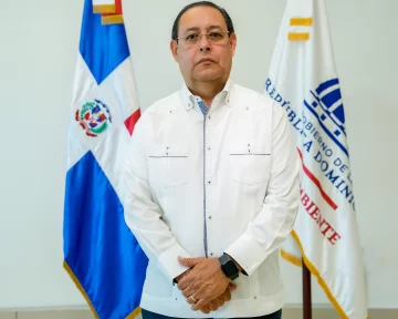 Erasmo-Pichardo-director-de-Coordinacion-de-Oficinas-Provinciales-y-Municipales-del-MMARN.-728x582