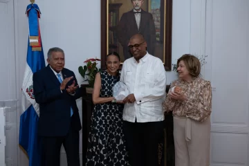 Julio de Castro y el Ballet Dominicano en Europa recibieron el Premio Padre Billini 2024