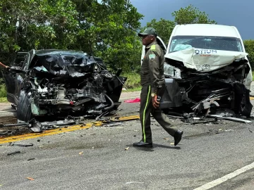 Ocho personas lesionadas en accidente en la autopista Juan Pablo II