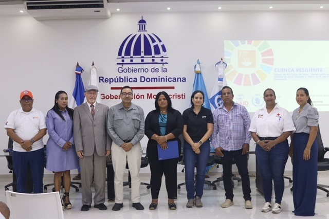 JPG-Participantes-lanzamiento-de-Montecristi