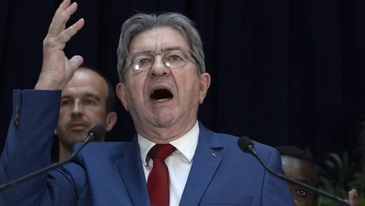 Mélenchon exige a Macron que nombre un primer ministro de izquierda