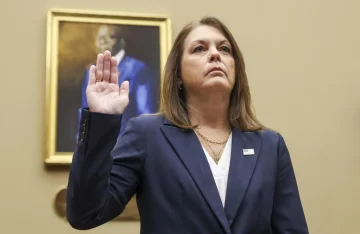 Dimite la directora del Servicio Secreto de EEUU tras las críticas por el atentado a Trump