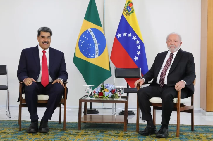 Maduro amenaza con 'baño de sangre' si no gana y Lula lo encara