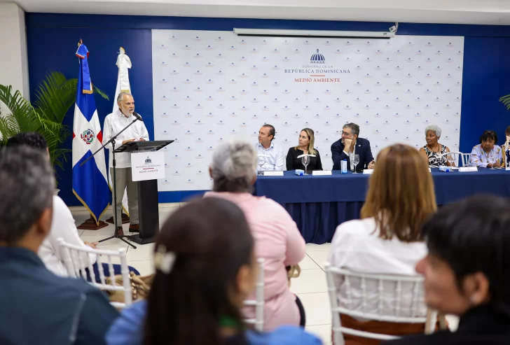 Medio Ambiente firma acuerdo de comanejo para el Parque Nacional Padre ...