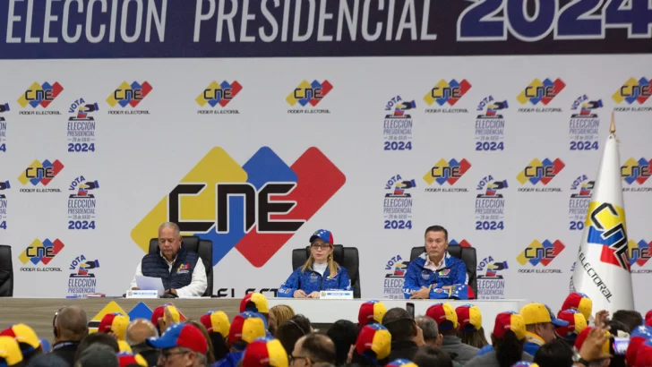 Friendo y comiendo: CNE proclama a Maduro presidente electo