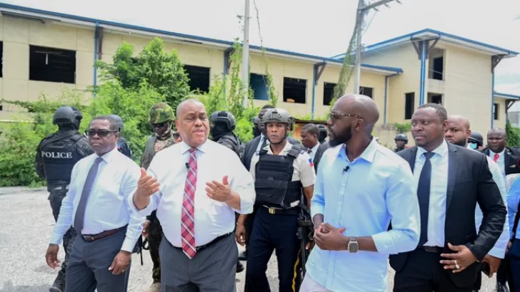 Bandas atacan la caravana del primer ministro haitiano