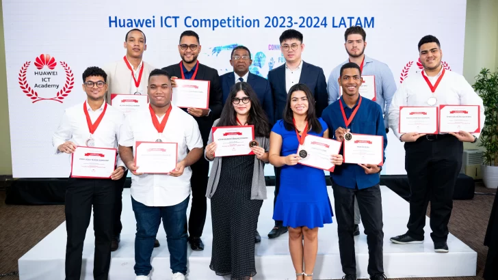 Huawei y Mescyt reconocen a estudiantes por su participación en ICT Competition 2023-2024