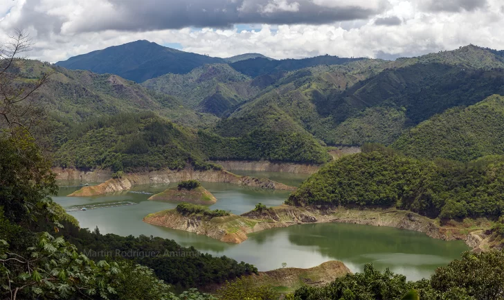 Presa_jiguey_DSC7292-Panoramica-728x433