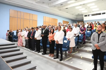 Universidad Católica Nordestana reconoce trayectoria de maestros