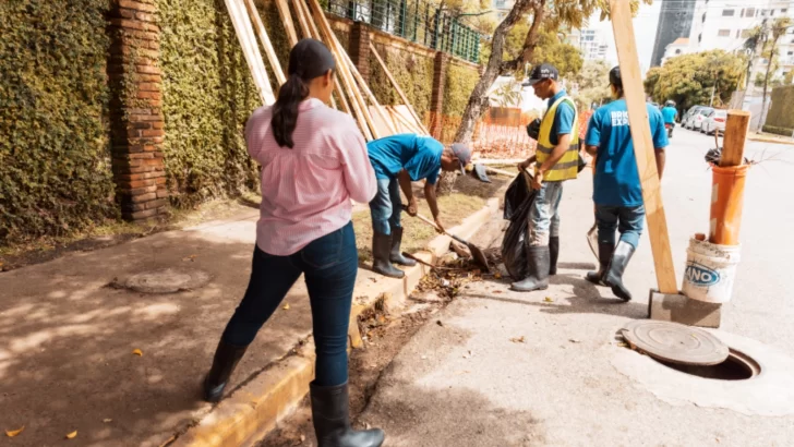 Alcaldía asegura más de 1,800 personas trabajan en operaciones preventivas por lluvias