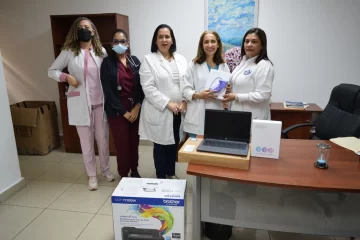 Egresados de Pediatría del Robert Reid le donan equipos al hospital