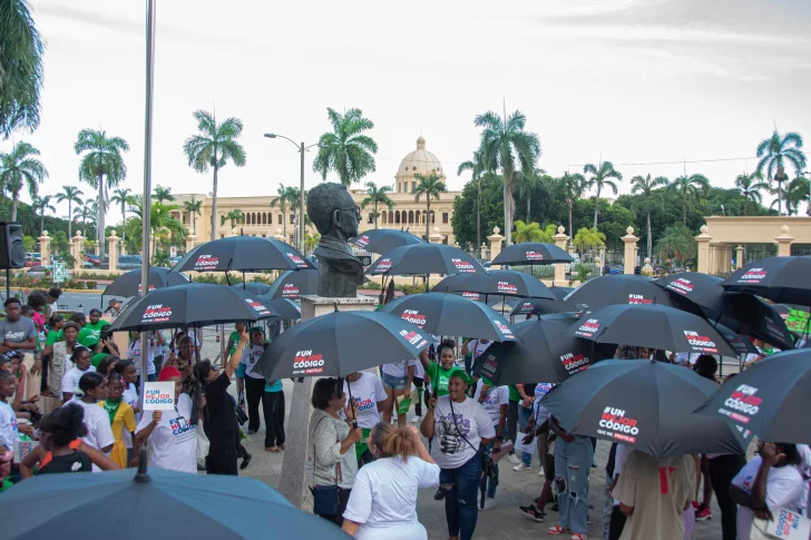 Manifestación en las afueras del Palacio Nacional centrada en las 3 causales