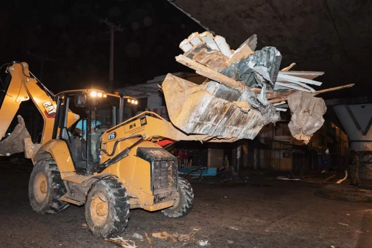 Retiran 46 casetas de vendedores colocadas de manera irregular en la 27 de Febrero