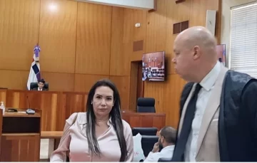 Aplazan juicio de fondo contra cirujana plástica Karla Moya Boada