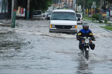 Aguaceros con tormentas eléctricas y ráfagas de viento en varias provincias