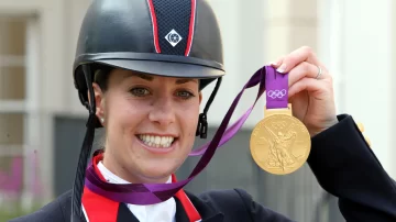 La triple campeona olímpica que renuncia a París 2024 por un video que muestra cómo maltrata a un caballo