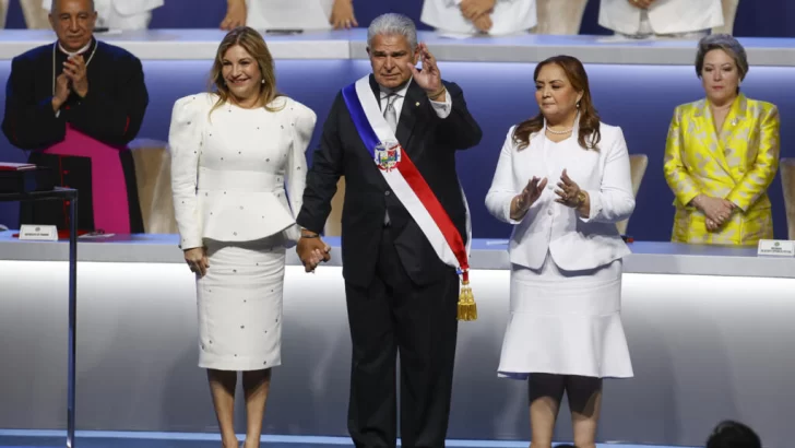 “Panamá no será más un país de tránsito para los ilegales”: Mulino jura como presidente de Panamá