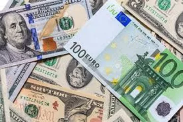 El euro sube mínimamente hasta los 1,0901 dólares mientras EE.UU acude a las urnas