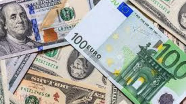 El euro sube mínimamente hasta los 1,0901 dólares mientras EE.UU acude a las urnas