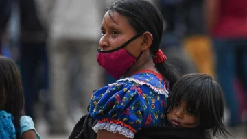 El enorme campamento en un Parque Nacional de Bogotá donde cientos de indígenas viven una 'emergencia humanitaria'