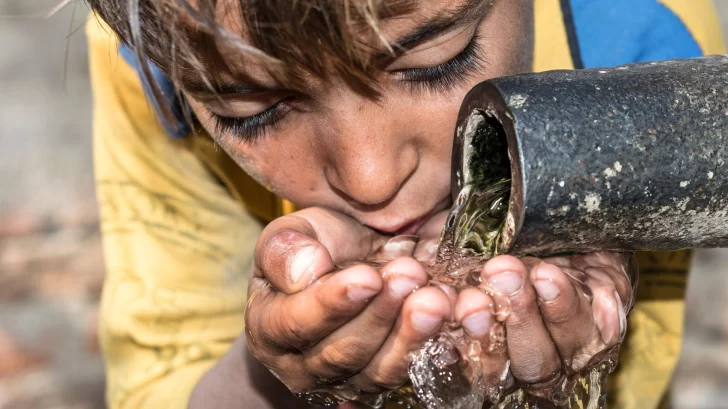 Por qué el consumo de agua en América Latina aumentará casi el doble del promedio mundial (y qué países están expuestos a un 'estrés hídrico' alto y extremo)